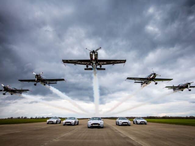 La serie Aston Martin Wings despega