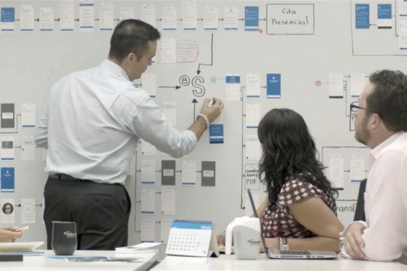 Banco Sabadell firma con IBM un acuerdo para desarrollar su estrategia de nube híbrida e innovadores servicios digitales