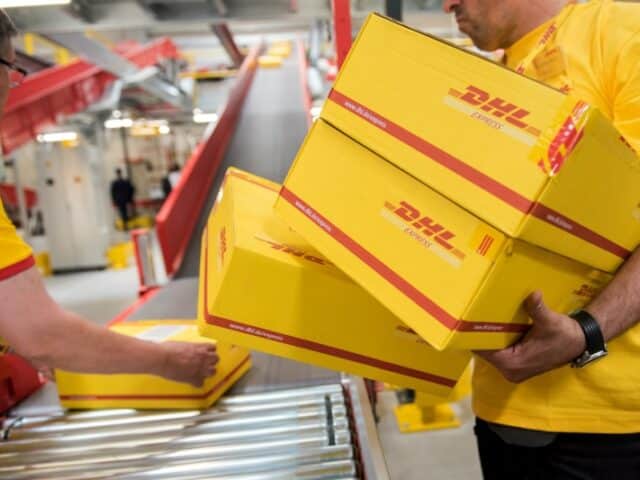 DHL introduce el escaneo inteligente en sus operaciones logísticas