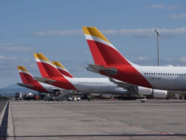 Recomendación de aceptar bonos de compensación para evitar la quiebra de aerolíneas