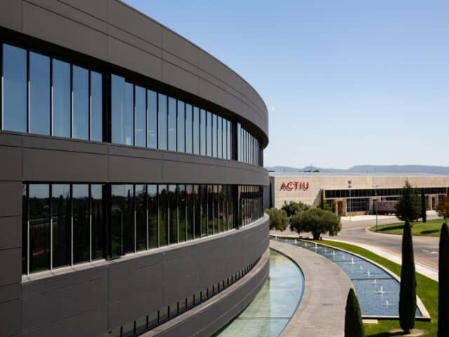 Actiu refuerza su actividad internacional e inaugura showrooms en París y Madrid