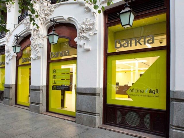 Bankia supera los 14.100 millones en comercio exterior durante 2019