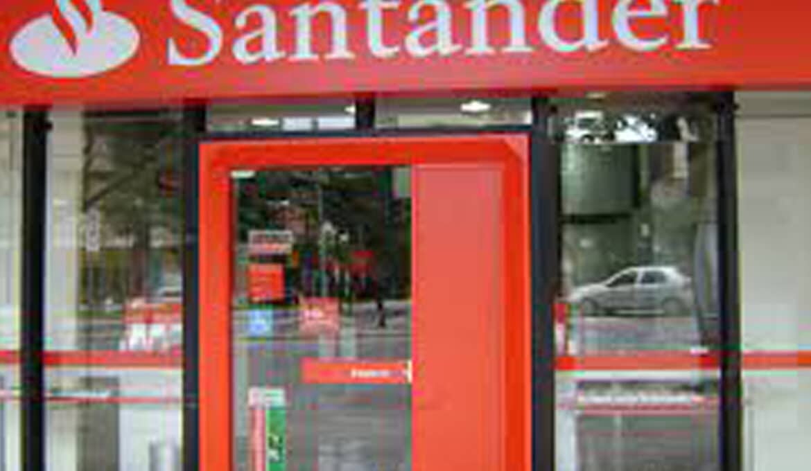 Santander impulsa su oferta de comercio internacional a pymes