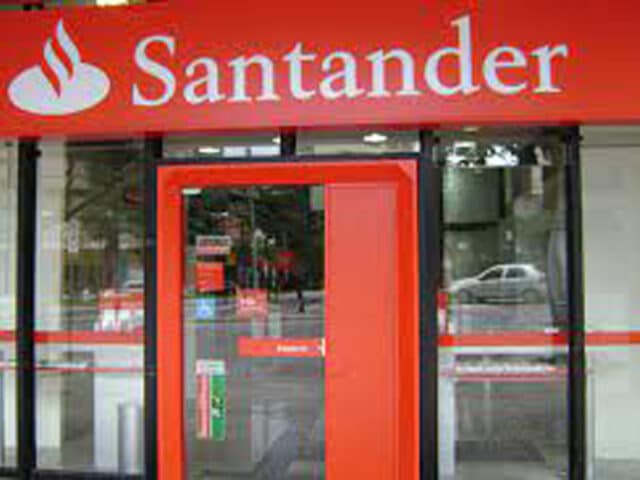 Santander impulsa su oferta de comercio internacional a pymes