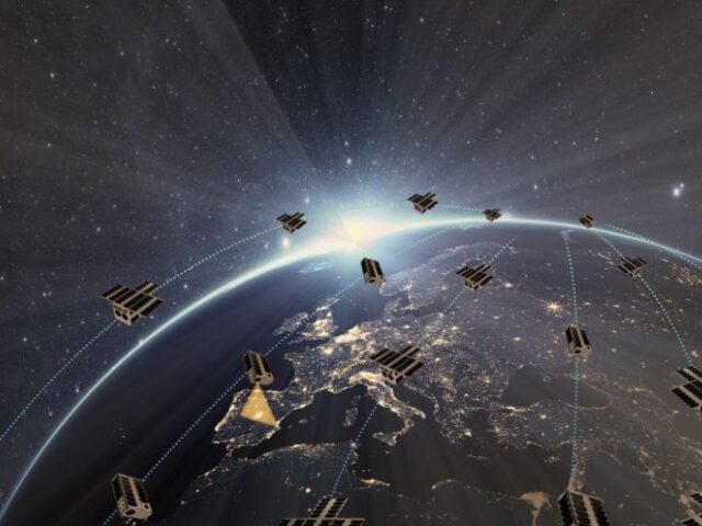 21 empresas españolas se unen para impulsar una constelación de 30 satélites