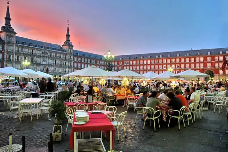 espana-recupera-al-turista-internacional