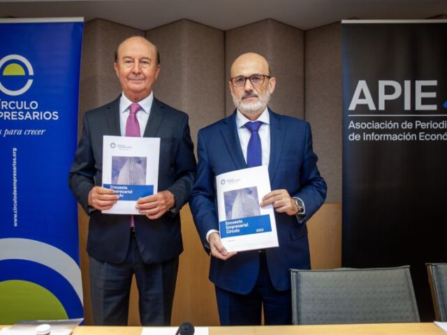Los empresarios españoles suspenden al Gobierno