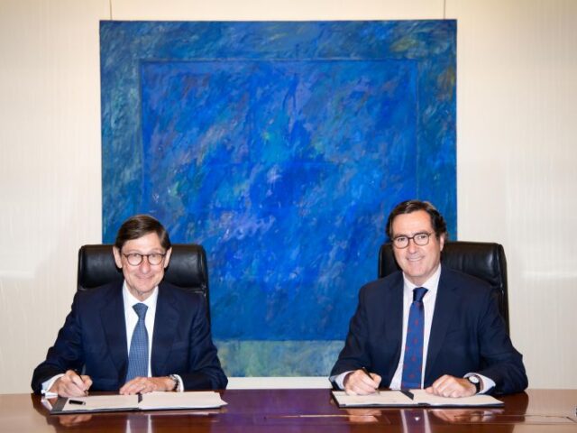 CaixaBank y CEOE amplían su compromiso con el crecimiento empresarial