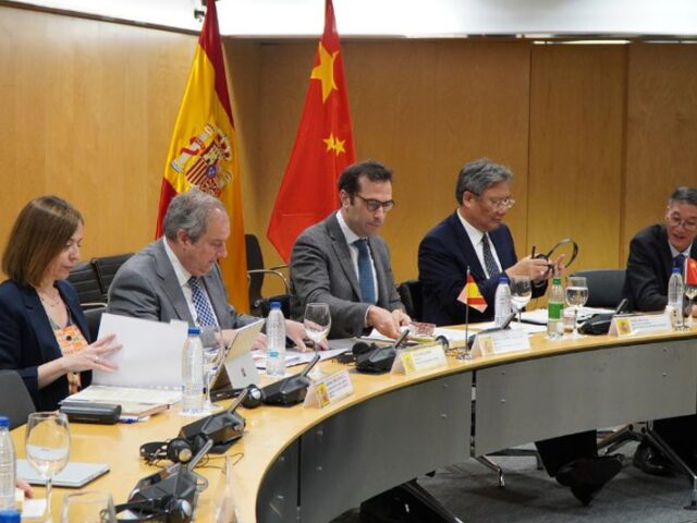 España refuerza las relaciones comerciales con China