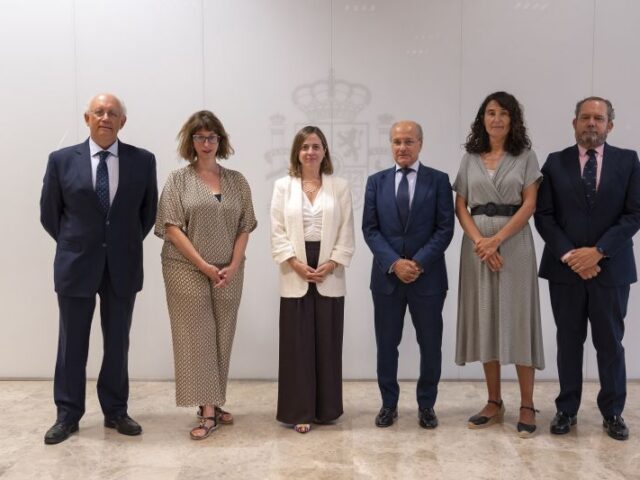 El Gobierno apoya la internacionalización del sector lácteo español