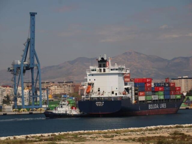 El tráfico de mercancías de los puertos españoles creció el 2,9% hasta agosto