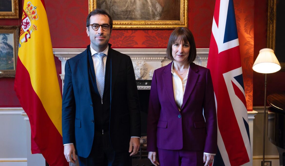 espana-muestra-su-voluntad-de-fortalecer-relaciones-con-reunio-unido