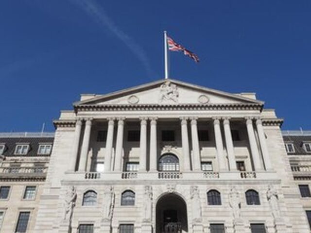 El Banco de Inglaterra recorta los tipos de interés hasta el 4,50