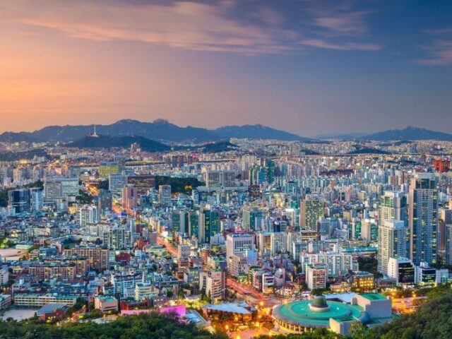 España trabaja para fortalecer las relaciones con Corea del Sur