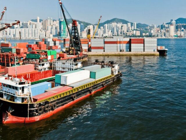 Las exportaciones españolas crecen en diciembre de 2024