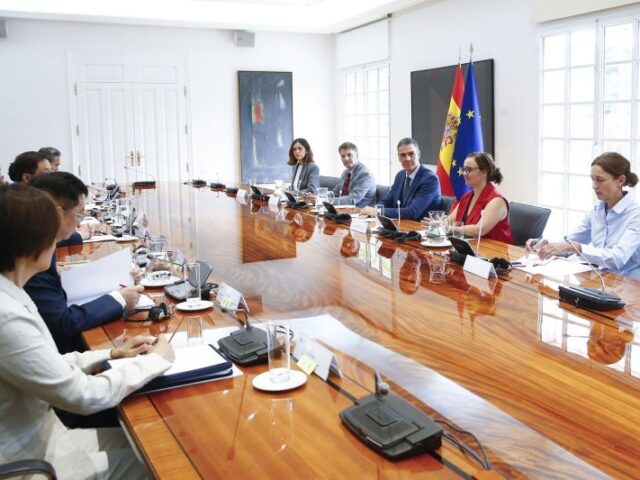 España fortalece sus relaciones con China