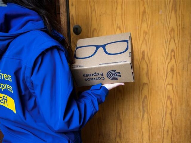 Correos Express se posiciona como operador logístico oficial del sector óptico