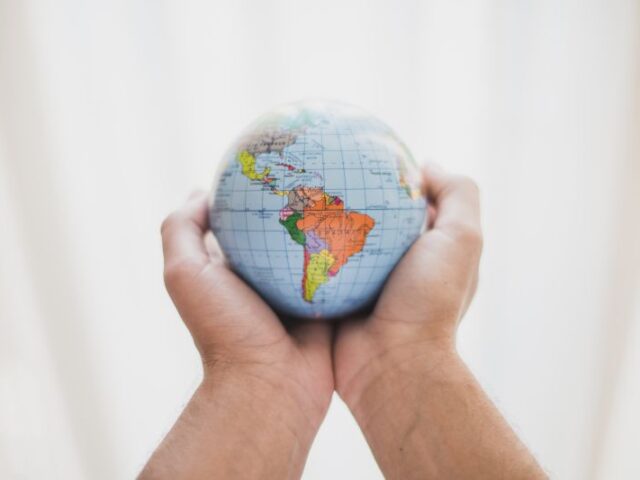 Perspectivas para Latinoamérica en 2025: economía estancada, inflación alta y elecciones decisivas
