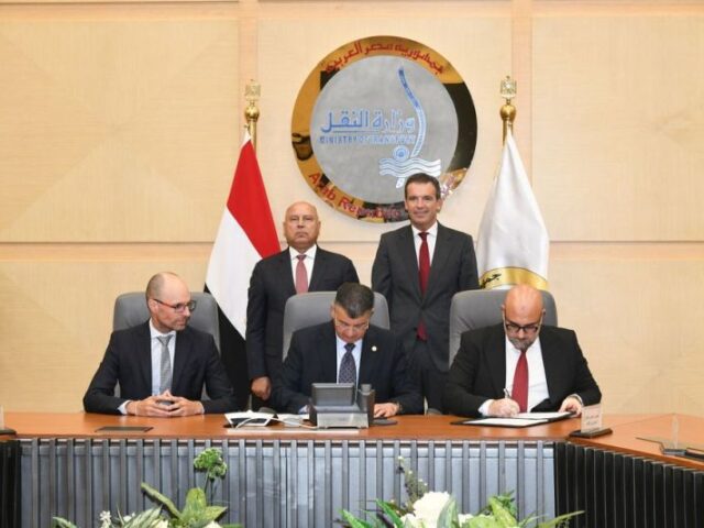 CAF refuerza su presencia en el sector ferroviario de Egipto