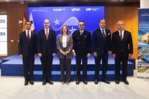 Participantes en la inauguración del Foro de Inversiones de Panamá 2025