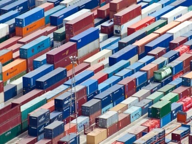 Comercio exterior español 2025: exportaciones récord frente a un déficit creciente